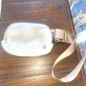 Lululemon Everywhere Fleece Belt Bag